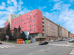 Nabízíme k prodeji zděný kompletně zrekonstruovaný byt 2+kk (2+1) ve vyhledávané lokalitě Prahy
