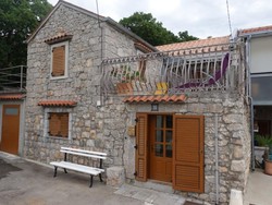 Prodej krásného kamenného domu ve vzdálenosti 1 km od moře, Klenovica, Chorvatsko