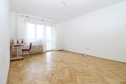 Nabízíme k prodeji kompletně zrekonstruovaný zděný byt 2+1 ve vyhledávané lokalitě Jihlavy