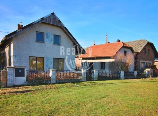 Exkluzivně nabízíme k prodeji rodinný dům v obci Babice nedaleko Hradce Králové - Babice, Hradec Králové