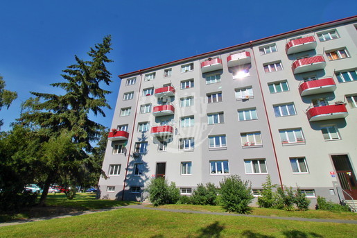 Nabízíme k prodeji zděný byt 2+1 s balkónem v Poděbradské ulici, Praha 9 - Hloubětín - Fotka 13
