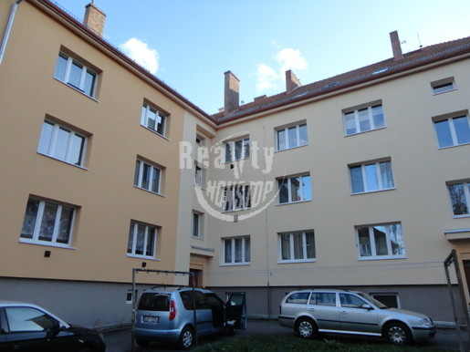 Exkluzivní prodej zděného bytu 2+1 s balkonem v žádané lokalitě ul. Hamerníkova v Jihlavě - Fotka 25