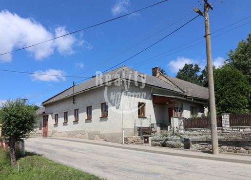 Exkluzivní prodej bývalé zemědělské usedlosti s velkým pozemkem v obci Smrčná - Fotka 19