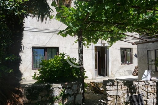Prodej kamenného domu k rekonstrukci ve vzdálenosti 3 km od moře, Bribir, Chorvatsko - Fotka 4