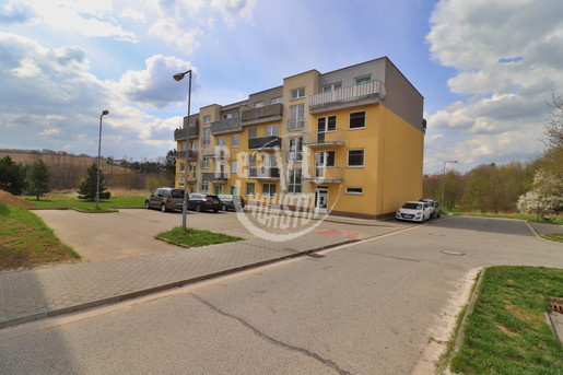 Prodej prostorného bytu 1+kk s terasou v Jihlavě, Hruškové Dvory - Fotka 2