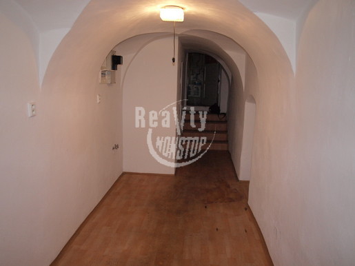 Nabízíme k pronájmu obytnou místnost v Jihlavě na ulici Znojemská - Fotka 2