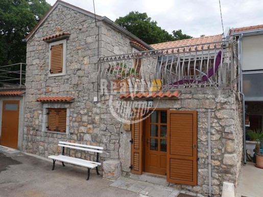 Prodej krásného kamenného domu ve vzdálenosti 1 km od moře, Klenovica, Chorvatsko - Fotka 2