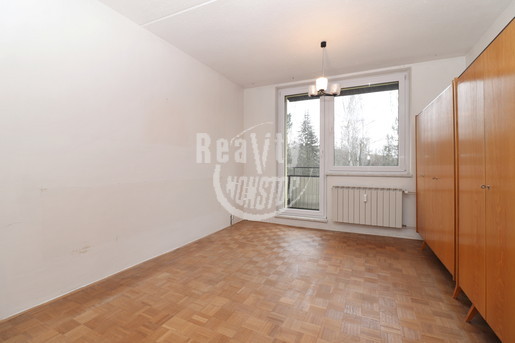 Nabízíme k prodeji panelový byt s balkónem v OV na Telečská v Jihlavě - Fotka 1