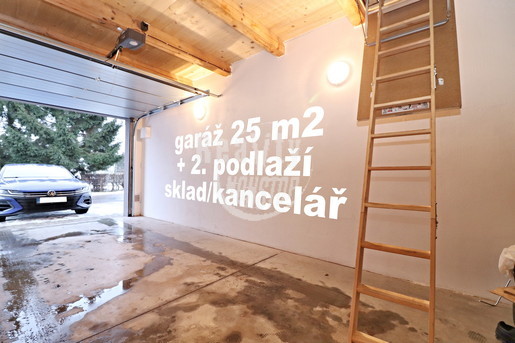 Nabízíme k prodeji novostavbu garáže s podkrovním prostorem a zahrádkou 65 m2 v Havlíčkově Brodě - Fotka 1