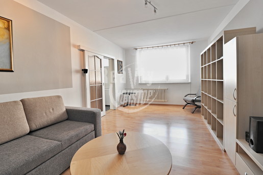 Nabízíme k pronájmu kompletně zrekonstruovaný byt 3+1 v ulici Jarní v Jihlavě - Fotka 1