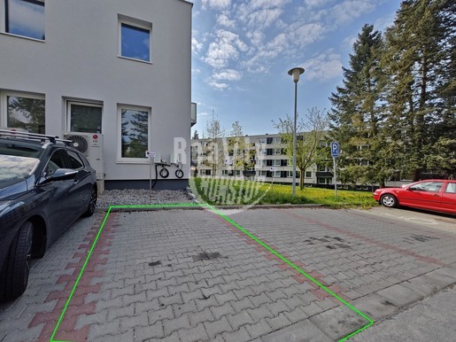 Pronájem privátního parkovacího místa na Královském vršku, Jihlava - Fotka 1