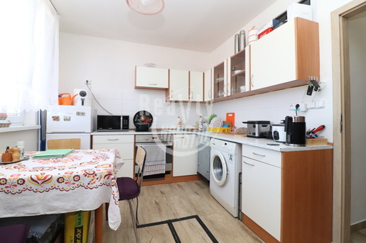 Nabízíme k prodeji panelový byt 2+1 v ulici Sokolovská, Jihlava - Fotka 1