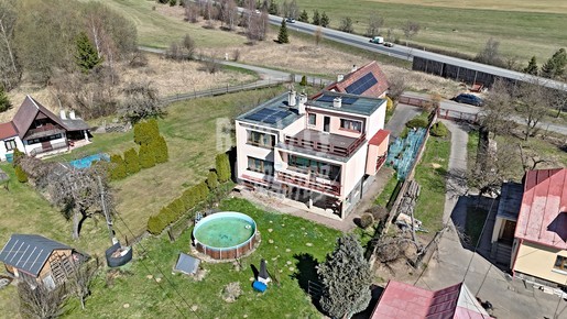 Prodej velkorysého rodinného domu s potenciálem, který nezná hranic – Jihlava, Antonínův Důl. - Fotka 1