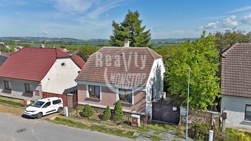 Prodej rodinného domu s kouzelnou zahradou a absolutním soukromím – Čechočovice (8 km od Třebíče) - Fotka 1