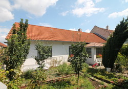 Prodej rodinného domu s vedlejší stavbou (2x 2+1) a zahradou v Polné 