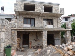 Prodej samostatného nedokončeného domu ve vzdálenosti 1 km od moře, Klenovica, Chorvatsko