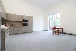 Nabízíme pronájem novostavby zděného bytu 2+kk s prostorným balkónem u centra Jihlavy