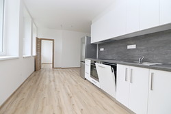 Nabízíme pronájem zánovního zděného bytu 2+kk se šatnou a pracovnou, Královský vršek, Jihlava