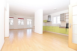 Nabízíme k pronájmu řadový rodinný dům 5+1 v Jihlavě, ulice Stará cesta.
