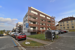 Nabízíme k pronájmu zděný byt 2+kk s prostorným balkónem v Jihlavě, ulice Zátopkova