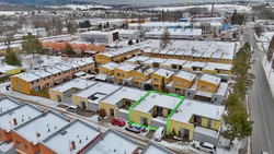 Prodej útulného atriového domu 3+kk se soukromým patiem a samostatnou garáží – ulice Na Dolech