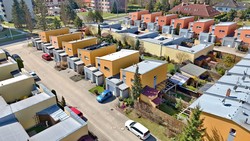Prodej moderního řadového domu s terasou a zahradou – Jihlava, ul. Na Dolech