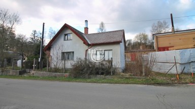 Nabízíme k prodeji výrobně-administrativní areál bývalých dílen v Ledči nad Sázavou