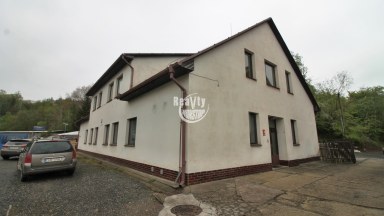 Prodej manipulačního skladu se železniční vlečkou a administrativní budovou v Ledči nad Sázavou