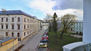 Ve výhradním zastoupení nabízíme pronájem velice pěkného bytu 3+kk s garáž.stáním v Jihlavě