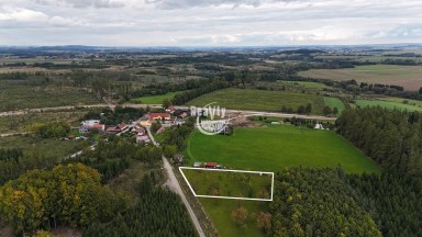Exkluzivně nabízíme k prodeji 2 sousedící pozemky určené pro výstavbu rodinných domů v obci Jamné