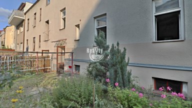Prodej výjimečného rodinného domu se zahrádkou o 4 podlažích v Jihlavě, Štefánikovo náměstí