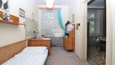 Prodej výjimečného rodinného domu se zahrádkou o 4 podlažích v Jihlavě, Štefánikovo náměstí