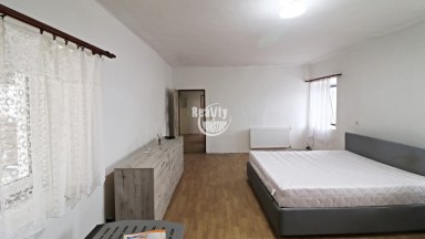 Prodej domu s uzavřeným dvorem a novou střechou v obci Budkov