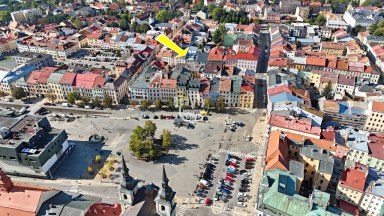 Bytový dům s deseti byty, komerčním prostorem a potenciálem k rozšíření v srdci Jihlavy.