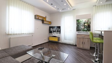Pronájem nízkonákladového bytu 2+kk včetně vybavení, Jihlava,  ulice Úvoz