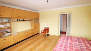 Exkluzivní prodej rodinného domu se zahradou, garáží a hospodářskou bodovou v obci Suchá