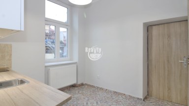 Nabízíme k prodeji kompletně zrekonstruovaný byt 2+1 v ulici Palackého v Jihlavě.