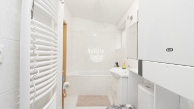 Prodej moderního řadového domu s terasou a zahradou – Jihlava, ul. Na Dolech
