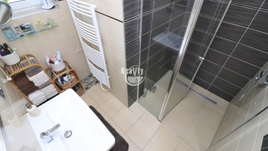 Prodej samostatného zánovního rodinného domu 3+KK, Kačlehy, nedaleko Jindřichova Hradce