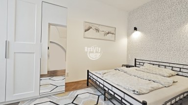 Nabízíme k pronájmu kompletně zrekonstruovanou bytovou jednotku 2+kk v Jihlavě, ulice Brněnská