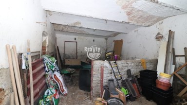 Rodinný dům s uzavřeným dvorem a prostornou zahradou, Chvalovice u Znojma