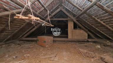 Rodinný dům s uzavřeným dvorem a prostornou zahradou, Chvalovice u Znojma