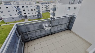 Nabízíme pronájem zánovního zděného bytu 2+kk s balkónem a garážovým stáním, Lužická, Jihlava