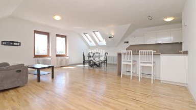 Prodej velkometrážního bytu dispozice 4+KK s lodžií, centrum města, Jihlava.