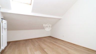 Prodej velkometrážního bytu dispozice 4+KK s lodžií, centrum města, Jihlava.