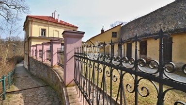 Pronájem prostorného bytu 1+1 s parkovacím místem v Jihlavě, Březinovy sady.