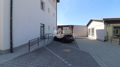 Pronájem ateliéru 1+kk komerční budovy s administrativními prostory v Jihlavě u nájezdu na D1