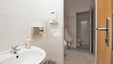 Nabízíme k pronájmu reprezentativní kancelářské prostory s možností parkování v centru města Jihlavy
