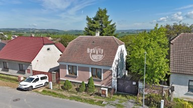 Prodej rodinného domu s kouzelnou zahradou a absolutním soukromím – Čechočovice (8 km od Třebíče)
