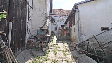 Prodej rodinného domu s kouzelným sklepem a obřím potenciálem – Mramotice u Znojma